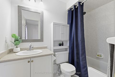 Photo 15 at 18 Abbott Avenue, Bayview Northeast, Aurora