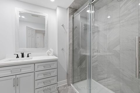 Photo 20 at 18 Abbott Avenue, Bayview Northeast, Aurora