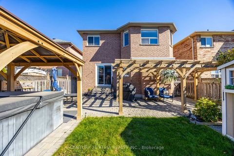 Photo 24 at 18 Abbott Avenue, Bayview Northeast, Aurora