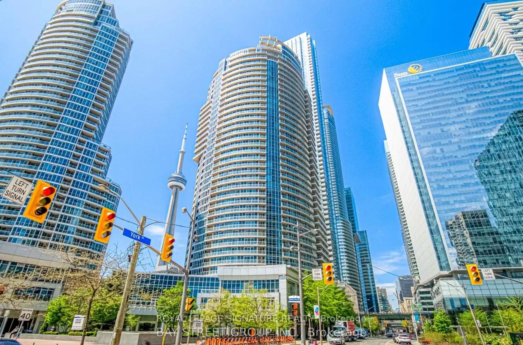 611 - 8 York Street, Waterfront Communities C1, Toronto by Loree Meneguzzi Real Estate 611 - 8 York Street, Waterfront Communities C1, Toronto