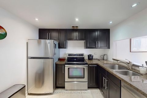 Photo 3 at PH504 - 5785 Yonge Street, Newtonbrook East, Toronto