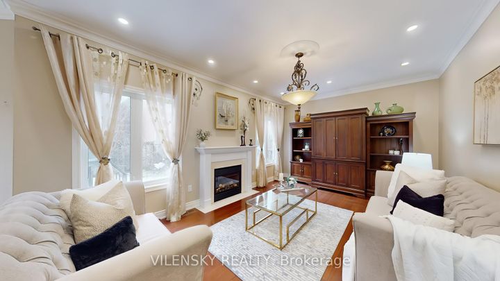 Photo 8 at 64 Cezanne Trail, Patterson, Vaughan