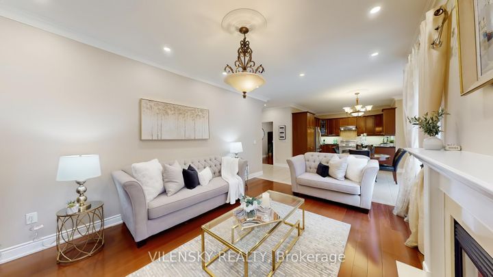 Photo 9 at 64 Cezanne Trail, Patterson, Vaughan