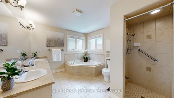 Photo 32 at 64 Cezanne Trail, Patterson, Vaughan