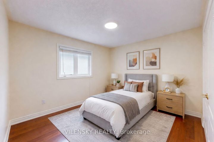 Photo 36 at 64 Cezanne Trail, Patterson, Vaughan