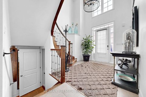 Photo 3 at 176 Headwind Boulevard, Vellore Village, Vaughan