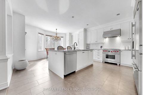 Photo 9 at 176 Headwind Boulevard, Vellore Village, Vaughan