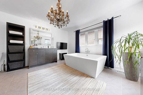 Photo 30 at 176 Headwind Boulevard, Vellore Village, Vaughan