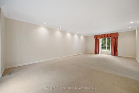 Photo 16 at 2 Chieftain Crescent, Windfields, Toronto
