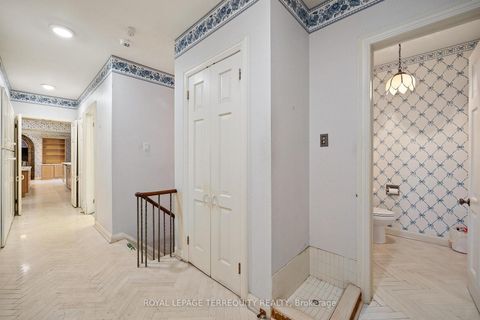 Photo 23 at 2 Chieftain Crescent, Windfields, Toronto