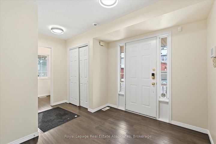 Photo 2 at 35 - 346 Highland Road W, Stoney Creek Mountain, Hamilton