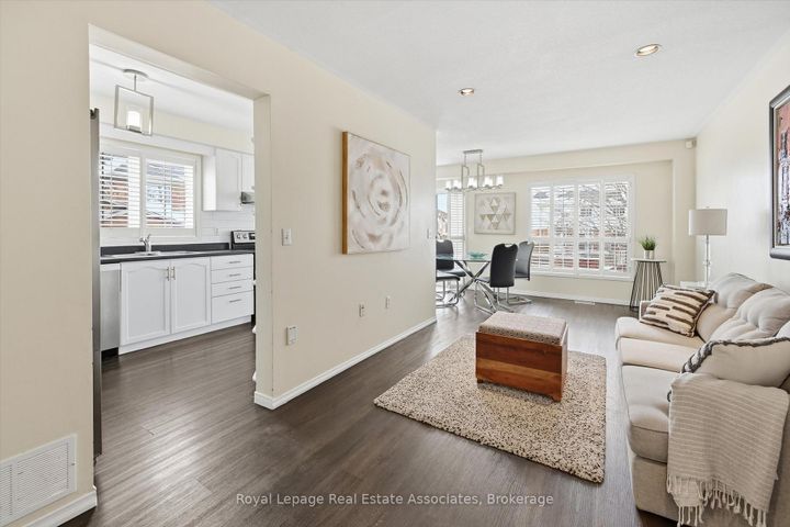 Photo 5 at 35 - 346 Highland Road W, Stoney Creek Mountain, Hamilton