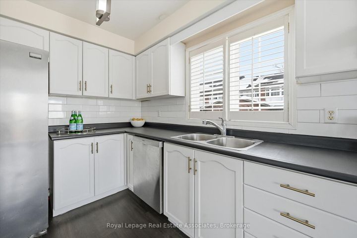 Photo 15 at 35 - 346 Highland Road W, Stoney Creek Mountain, Hamilton