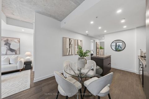 Photo 10 at 732 - 629 King Street W, Waterfront Communities C1, Toronto