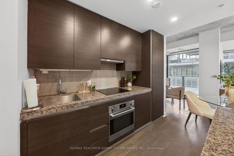 Photo 12 at 732 - 629 King Street W, Waterfront Communities C1, Toronto