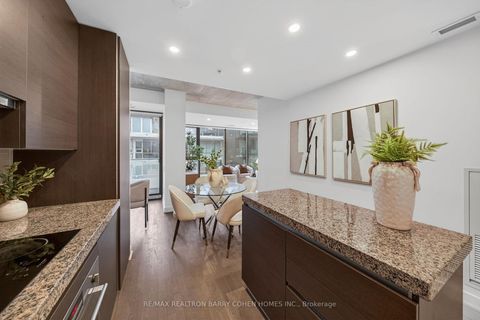 Photo 13 at 732 - 629 King Street W, Waterfront Communities C1, Toronto