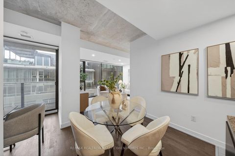Photo 14 at 732 - 629 King Street W, Waterfront Communities C1, Toronto
