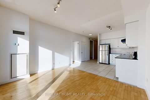 Photo 9 at 404 - 601 Kingston Road, The Beaches, Toronto