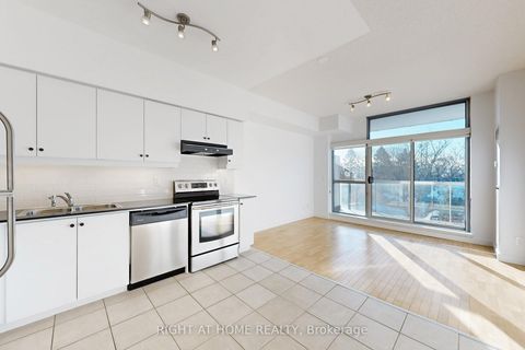 Photo 11 at 404 - 601 Kingston Road, The Beaches, Toronto