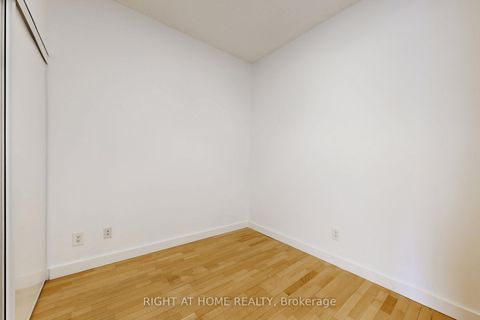 Photo 17 at 404 - 601 Kingston Road, The Beaches, Toronto