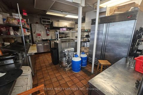 Photo 3 at 369 Keele Street, Junction Area, Toronto