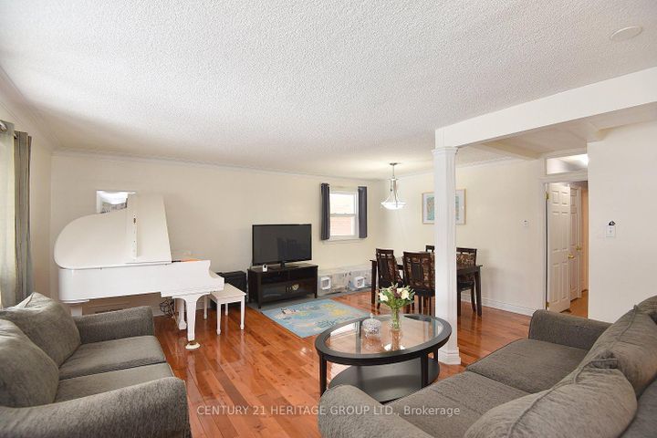 Photo 6 at 1022 Willowdale Avenue, Newtonbrook East, Toronto
