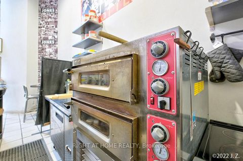 Photo 11 at Unit 9 - 1033 Bay Street, Bay Street Corridor, Toronto