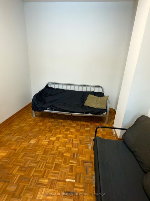 Photo 6 at 33 Shannon Street, Bellwoods, Toronto