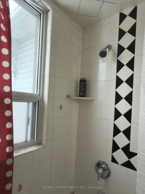 Photo 12 at 33 Shannon Street, Bellwoods, Toronto