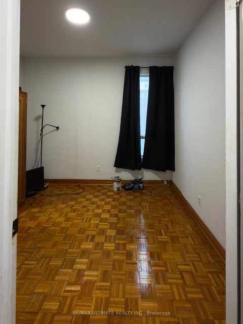 Photo 16 at 33 Shannon Street, Bellwoods, Toronto