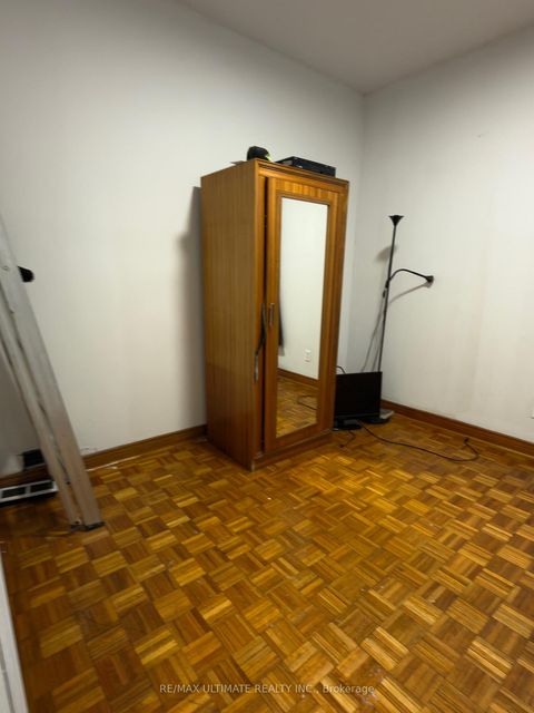 Photo 17 at 33 Shannon Street, Bellwoods, Toronto