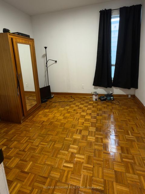 Photo 18 at 33 Shannon Street, Bellwoods, Toronto