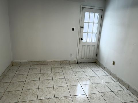 Photo 32 at 33 Shannon Street, Bellwoods, Toronto