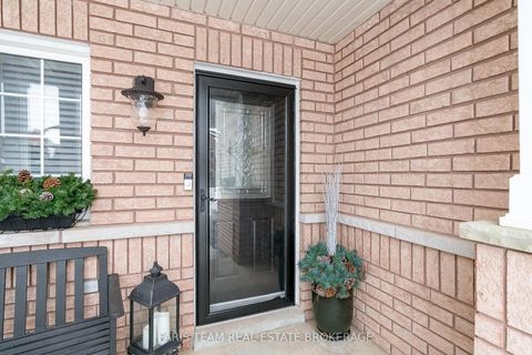 Photo 4 at 36 Connaught Lane, Shore, Barrie