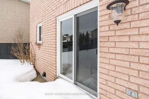 Photo 31 at 36 Connaught Lane, Shore, Barrie