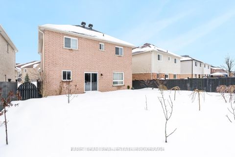 Photo 36 at 36 Connaught Lane, Shore, Barrie