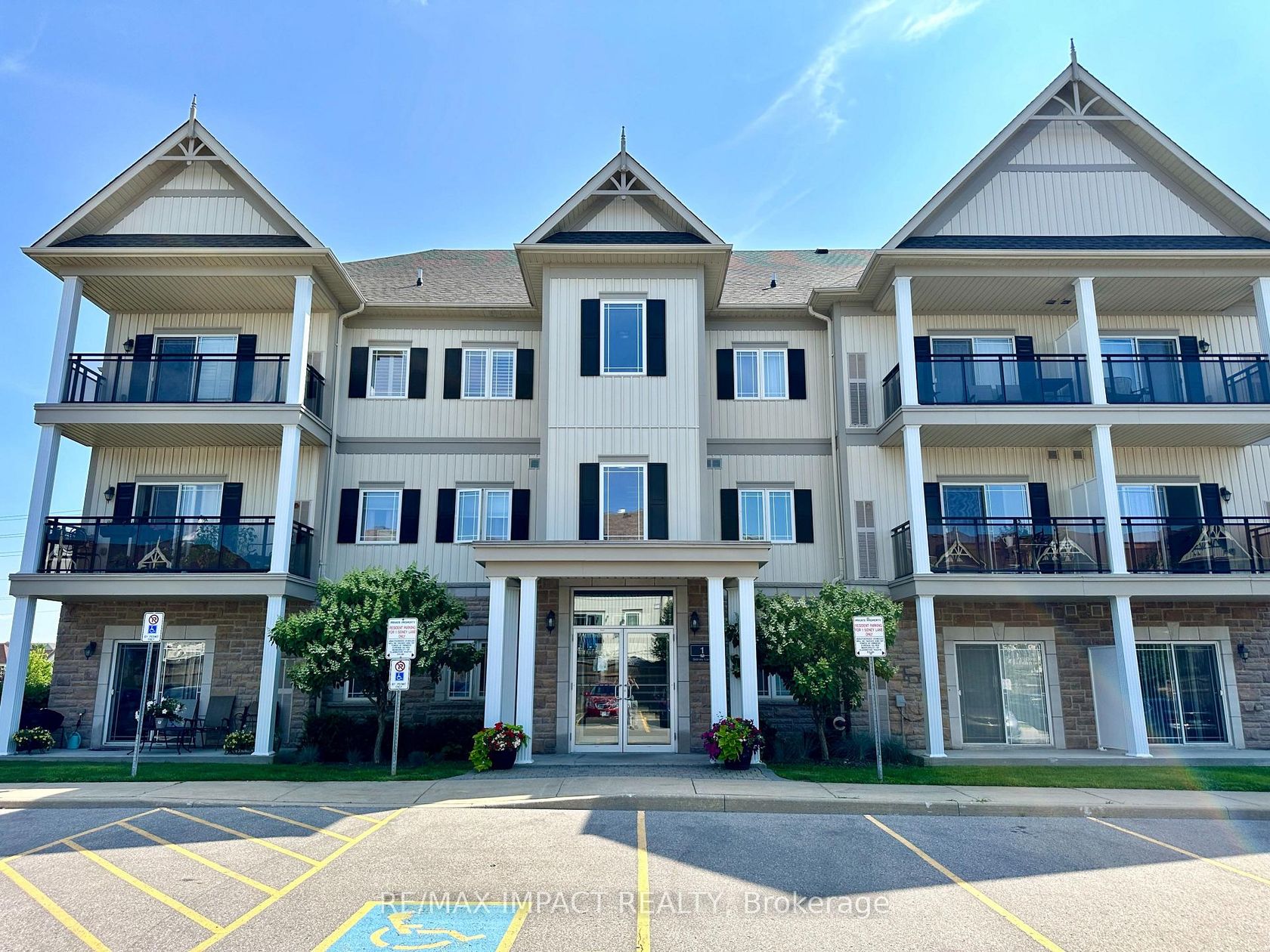 104 - 1 Sidney Lane, Bowmanville, Clarington 