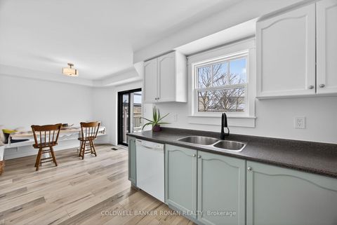 Photo 13 at 13 Bluegrass Drive, Holly, Barrie