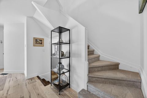 Photo 18 at 13 Bluegrass Drive, Holly, Barrie