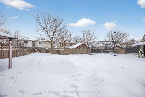 Photo 38 at 13 Bluegrass Drive, Holly, Barrie