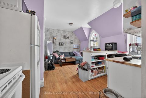 Photo 13 at 64 High Street, Queen's Park, Barrie