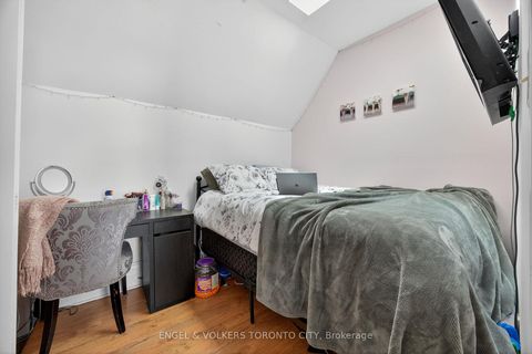 Photo 15 at 64 High Street, Queen's Park, Barrie