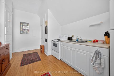 Photo 23 at 64 High Street, Queen's Park, Barrie