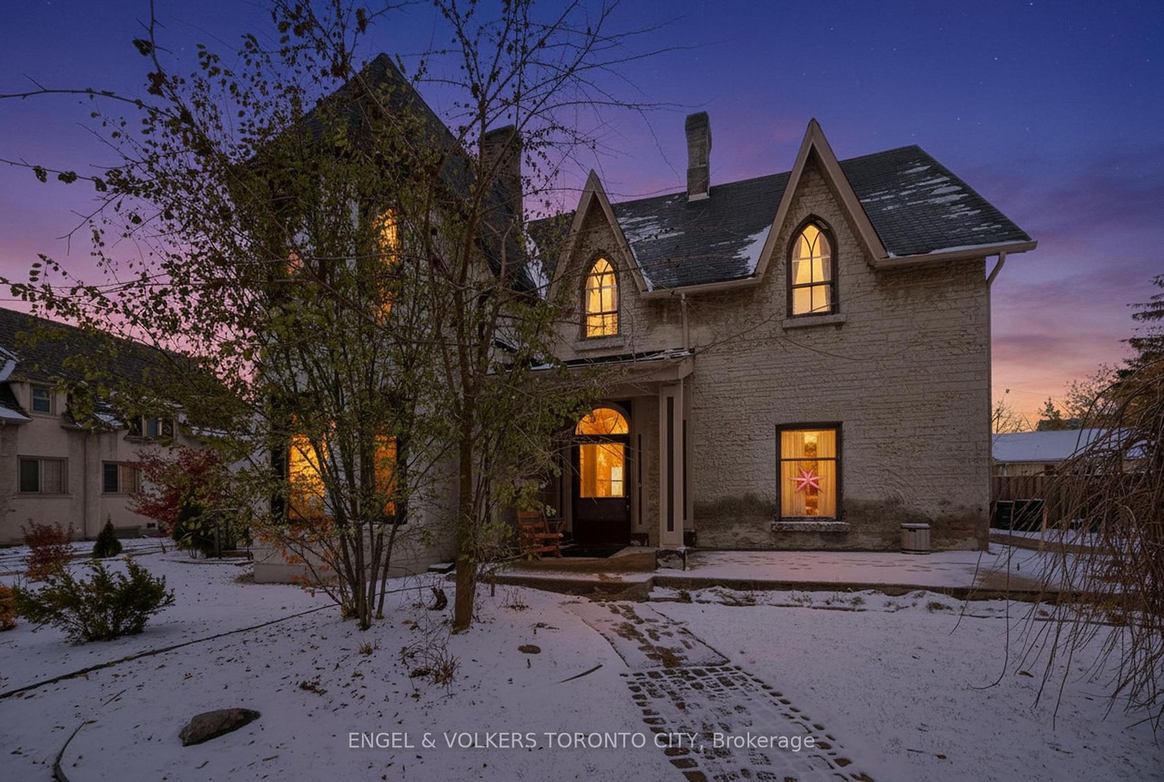 64 High Street, Queen