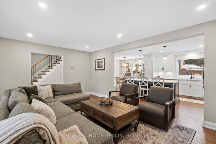 Photo 6 at 41 Amberly Boulevard, Ancaster, Hamilton