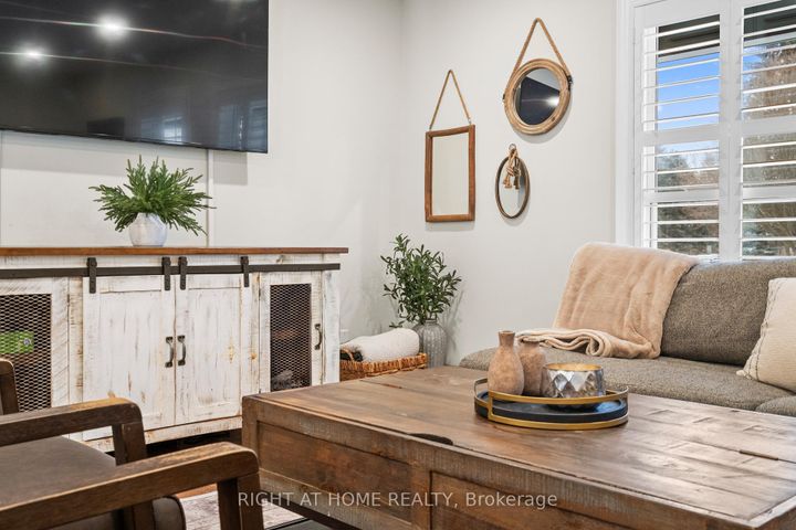 Photo 7 at 41 Amberly Boulevard, Ancaster, Hamilton