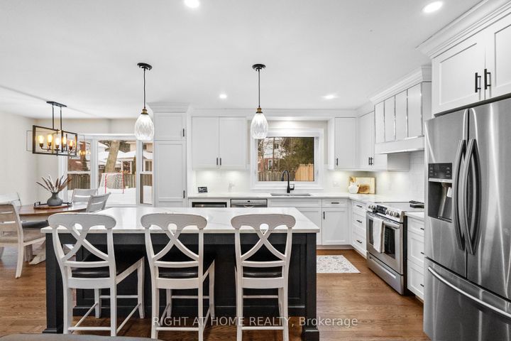 Photo 8 at 41 Amberly Boulevard, Ancaster, Hamilton