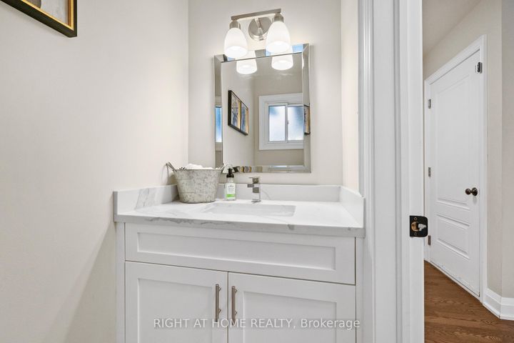 Photo 19 at 41 Amberly Boulevard, Ancaster, Hamilton