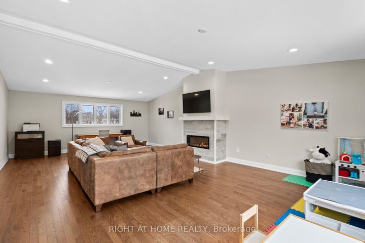 Photo 20 at 41 Amberly Boulevard, Ancaster, Hamilton