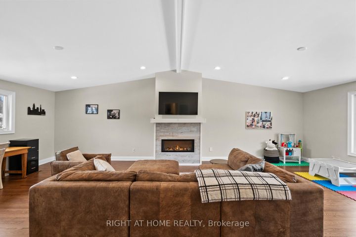 Photo 22 at 41 Amberly Boulevard, Ancaster, Hamilton